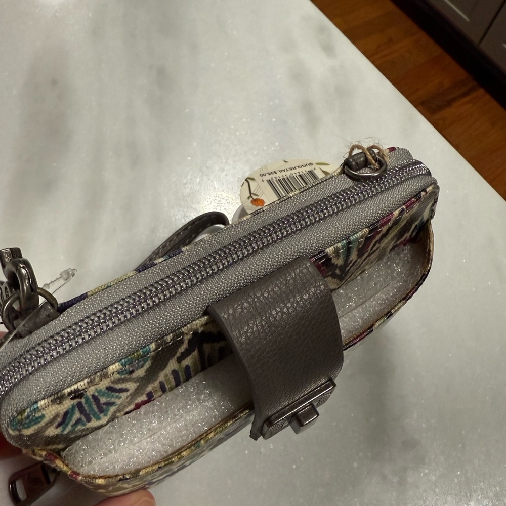 Sakroots Artist Circle All-In-One Wristlet/Crossbody NWT - Picture 3 of 6